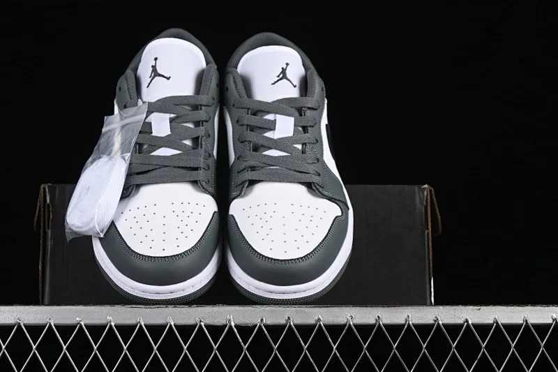 All categories Air Jordan Jordan series basketball shoes Air Jordan 1 Low Air Jordan 1 Low AJ1 Joe 1 black and gray low-top cultural basketball shoes 553560-152